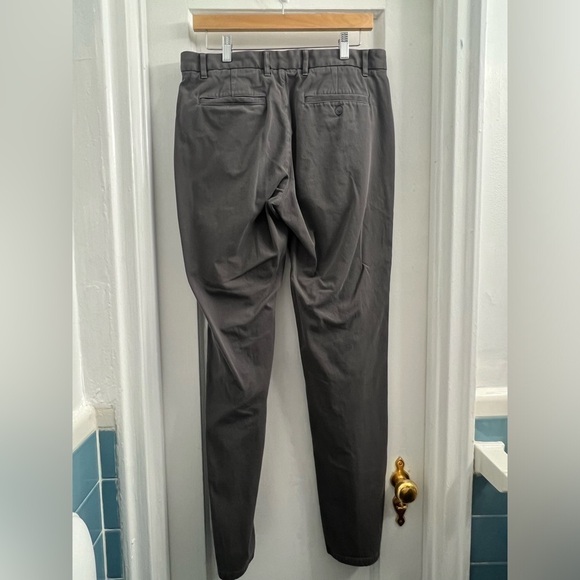 Everlane The Performance Chino Slim Fit, Slate Grey 33 x 34 - Picture 3 of 6